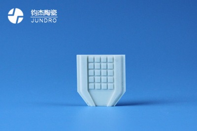 加工氧化鋁陶瓷出現崩裂的原因